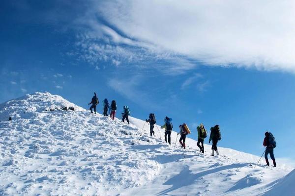 صعود یک کودک 7 ساله به قله دماوند